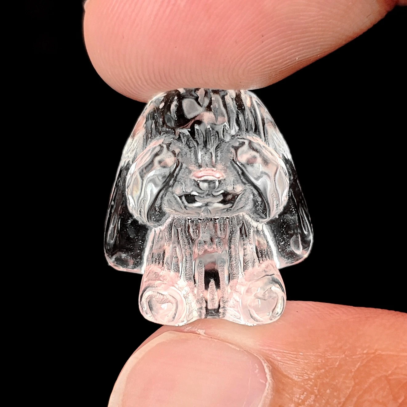 Natural Clear Quartz Shy Bunny Figurine 2cm High Clarity Crystal See No Evil Rabbit Statue Desktop Decor Pocket Stone 1 Pc