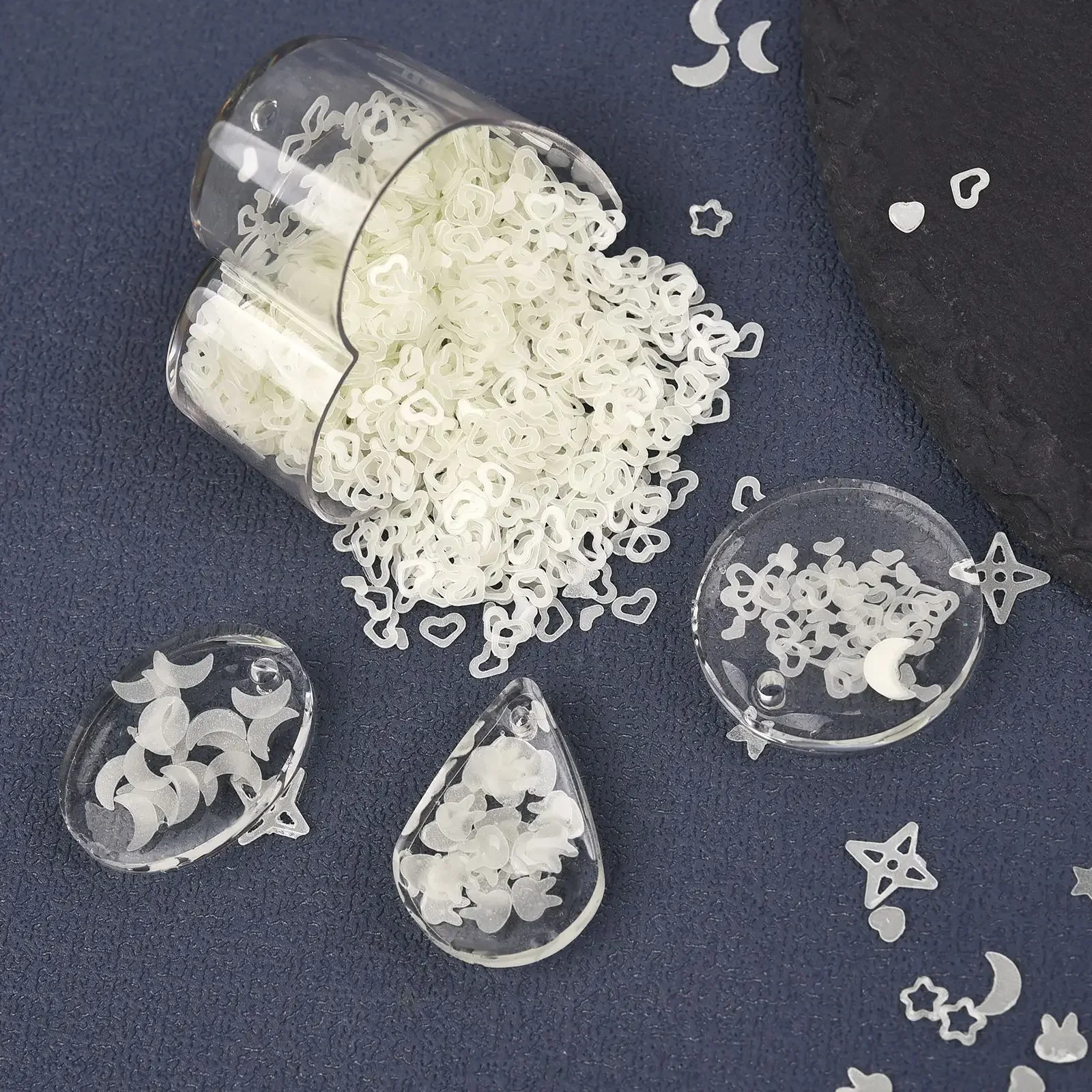 10g/3g Glow In The Dark Sequins Little Peach Heart Moon Snowflake Pentagram Sequins DIY Silicone Slim Filler