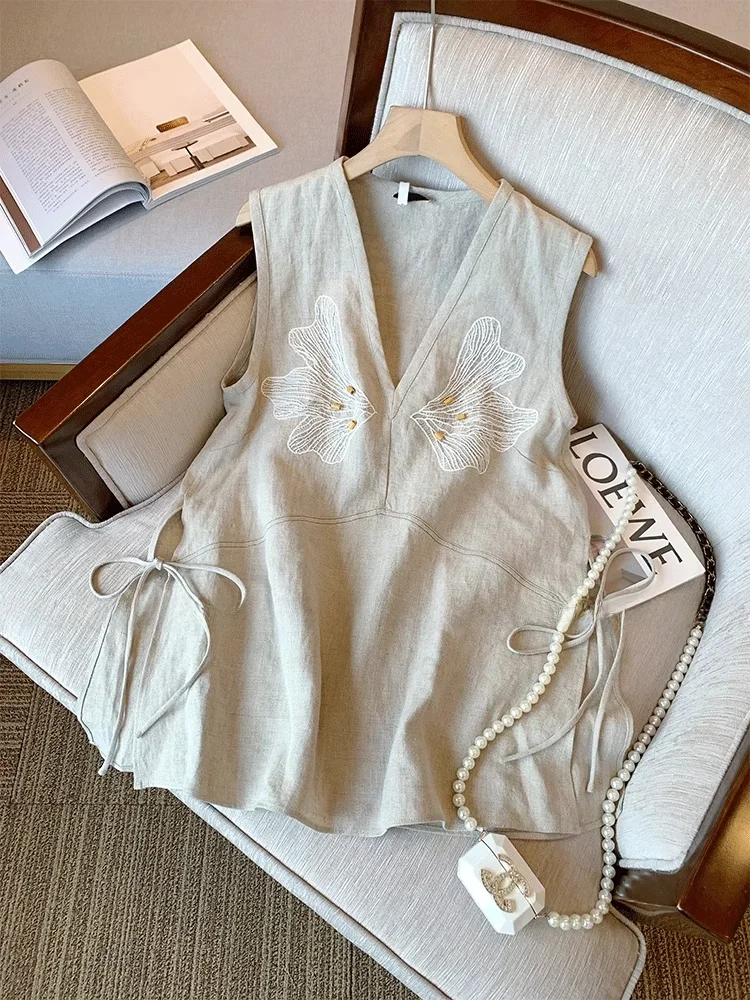 

Ретро-топ с V-образным вырезом для женщин, летний, больших размеров, для полных женщин, в стиле Old Money, с разрезом, вышитый, из высококачественного льна