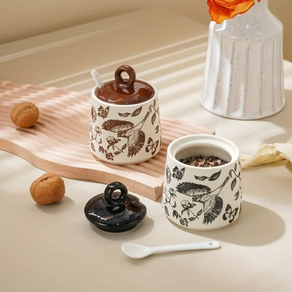 Flower and Bird Ceramic Salt Jar Seasoning Jar Kitchen Salt Shaker Sugar Seasoning Pepper Powder Jars Kitchens Accessories