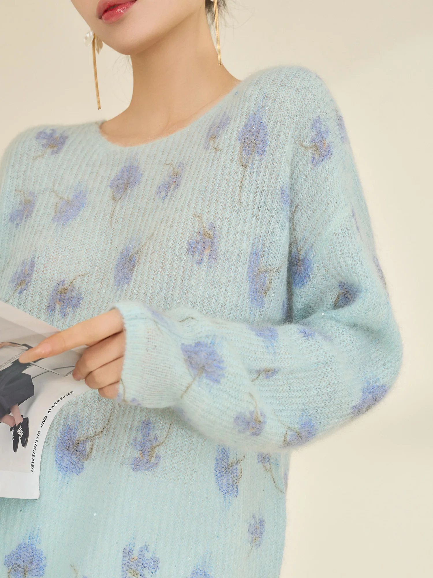 

Женский вязаный свитер Ele Blue, новинка весны 2026, из мягкого полиэфирного волокна, с длинными рукавами и круглым вырезом, для ношения под одеждой.