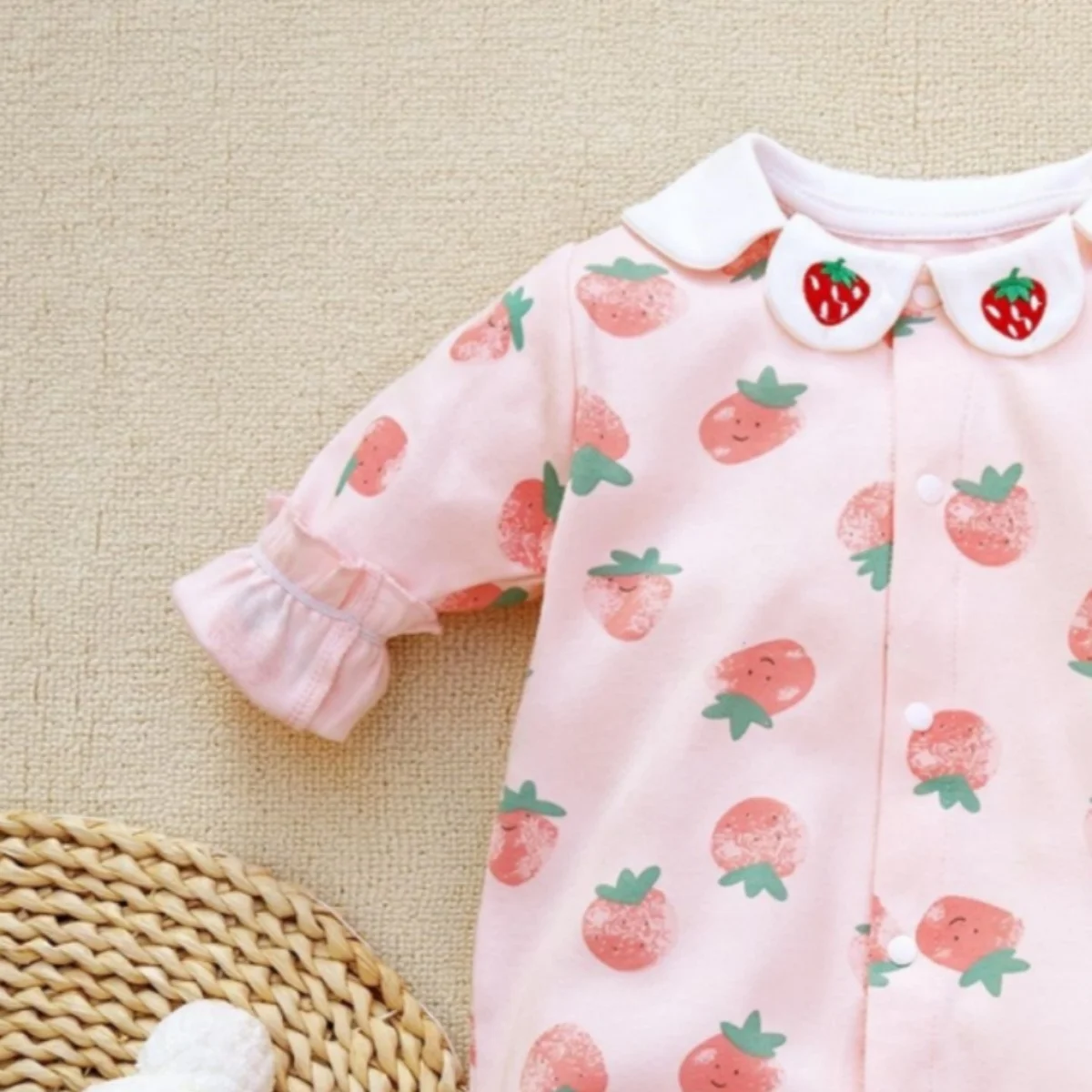 0-12 Months baby girl romper Long sleeve cotton clothing print Strawberry pattern casual Bodysuit for Toddler girl clothes