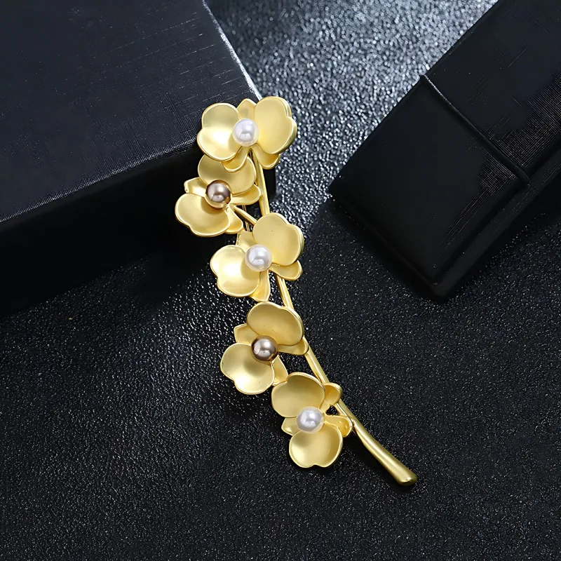 Chinese Style Butterfly Orchid Pearl Brooch Womens Luxury Elegant Clothing Accessory Suit Coat Cardigan Decoration Badge Gift