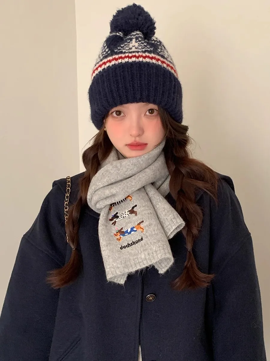 

Women's Autumn/Winter Warm Anti-Cold Neck Scarf with Cute Puppy Embroidery Knitted Wool Blend Scarf