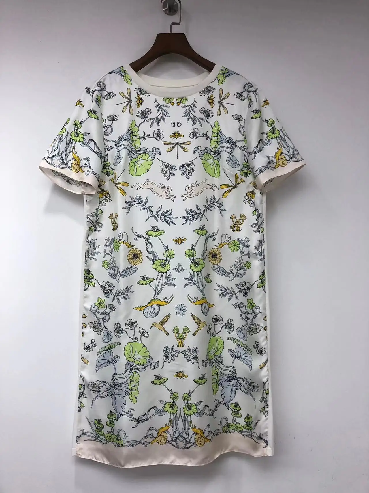 

silk stitching knitted dresses women's rabbit fresh printed round neck short sleeved T-shirt style dress 2024 new summer