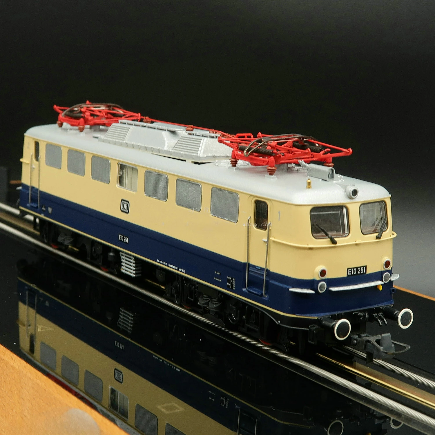 ROCO Train Model HO 1/87 73622 E10 Electric Locomotive Digital Sound Effect German DB Third Generation Version Rail Car