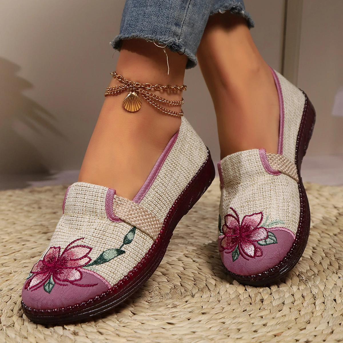 Women Traditional Chinese Knot Embroidered Flat Loafers Soft Non Slip Canvas Walking Shoes For Summer Daily Wear