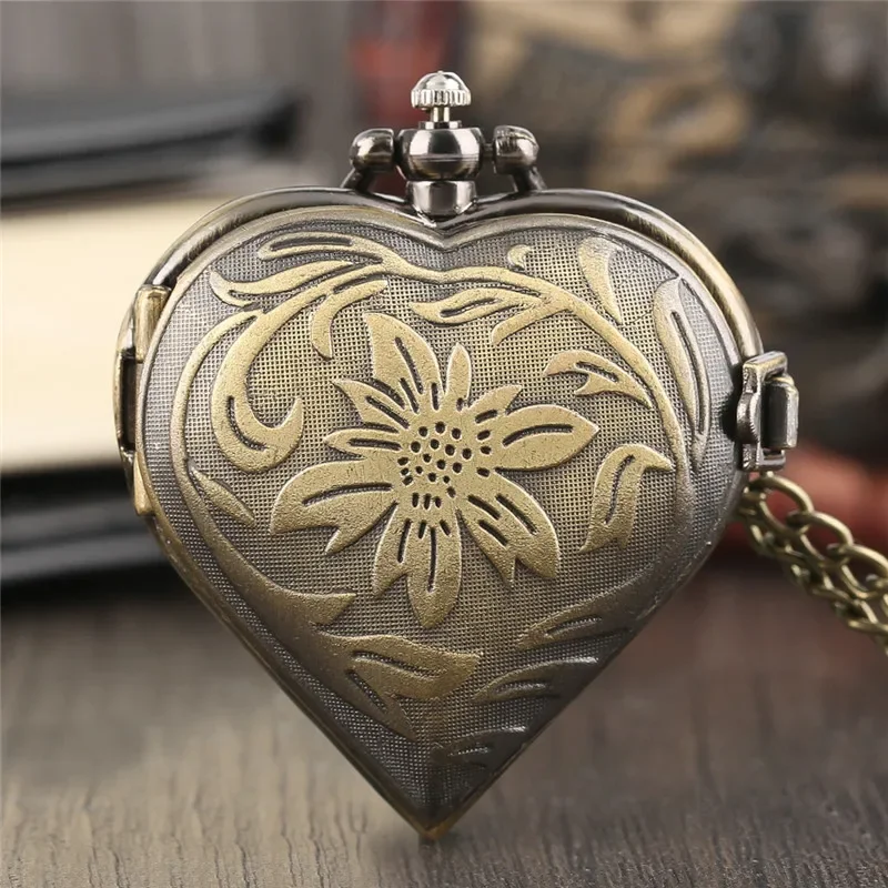 

Classic Heart Shape Design Clock Arabic Number Display Quartz Analog Pocket Watch for Women Lady Necklace Chain Timepiece Gifts