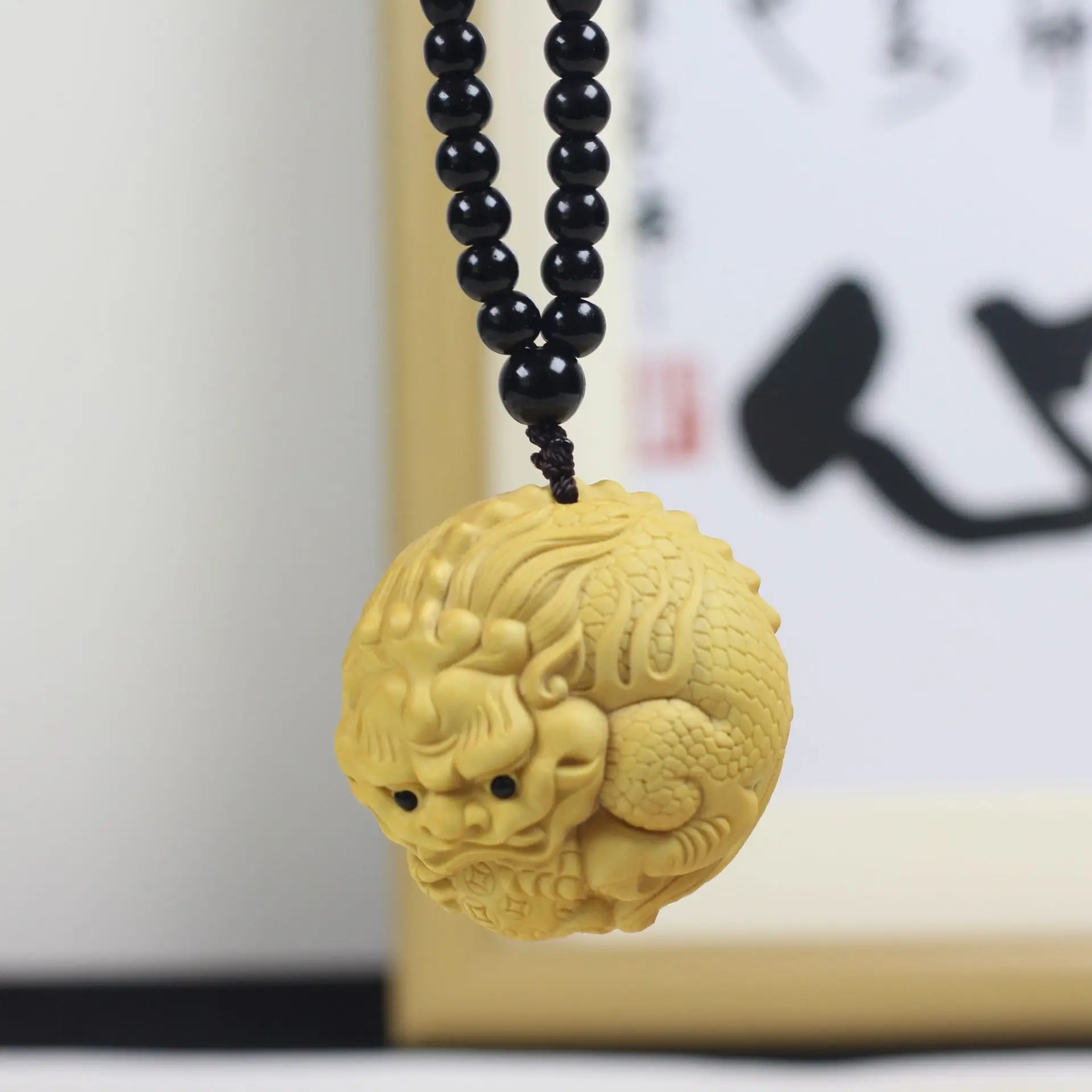 Boxwood Carved Lucky Pixiu Hand Play For Men Portable Wenwan Craft Decor Collectible Hanging Pendant Gift Ornament