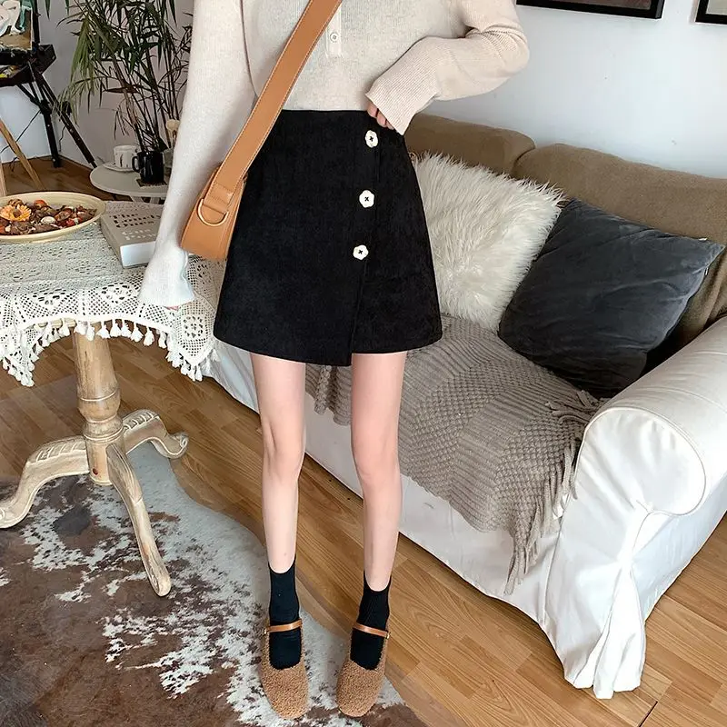 Herbst und Winter Neue Blütenblatt Knöpfe Unregelmäßigen Rock Cord Pit Streifen A-linie Rock Kurzen Rock frauen Innen Gürtel Sicherheit Hosen