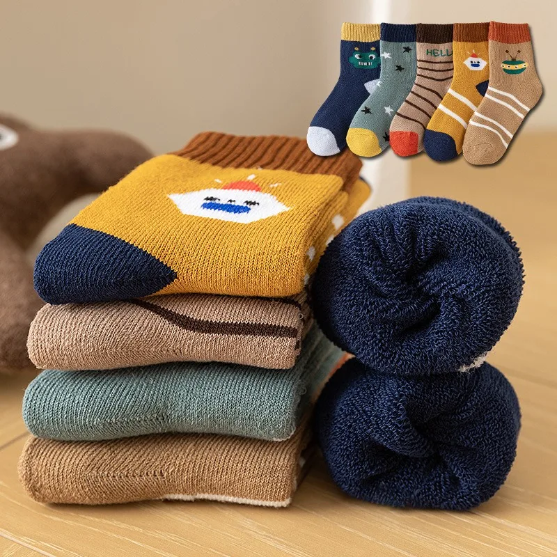 5 Paar dicke warme Socken für Kinder, niedliche Cartoon-Babysocken, mittellange Socken, warme Plüsch-Langsocken für den Winter, thermische Kinderschuhe – Detail 4