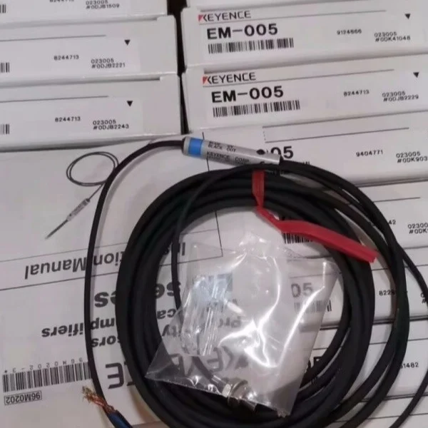 

1 шт. новый датчик приближения Em-005 Em005 усилитель совершенно новый оригинальный Spot Plc