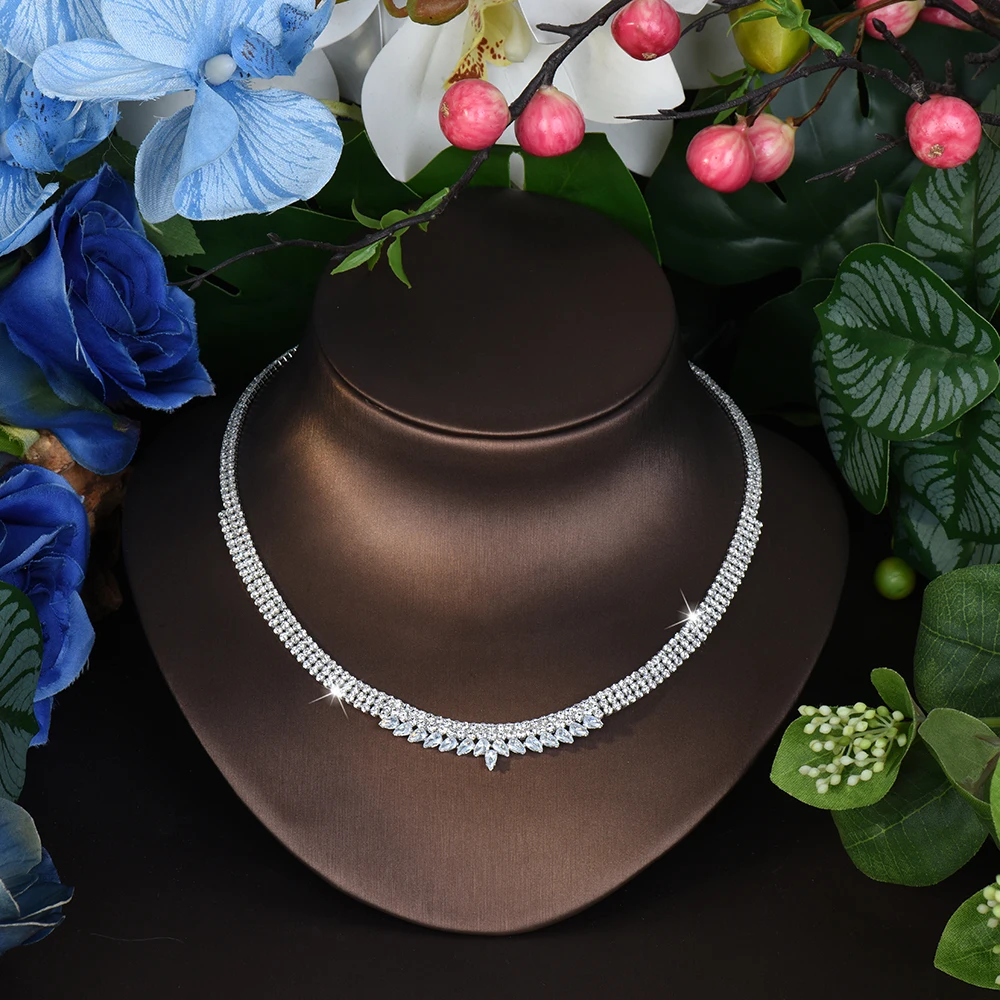 HIBRIDE موضة بسيطة كل يوم وميض قلادة أقراط سوار الملابس النسائية طقم مجوهرات السفر الزفاف الزفاف الكرة S-829