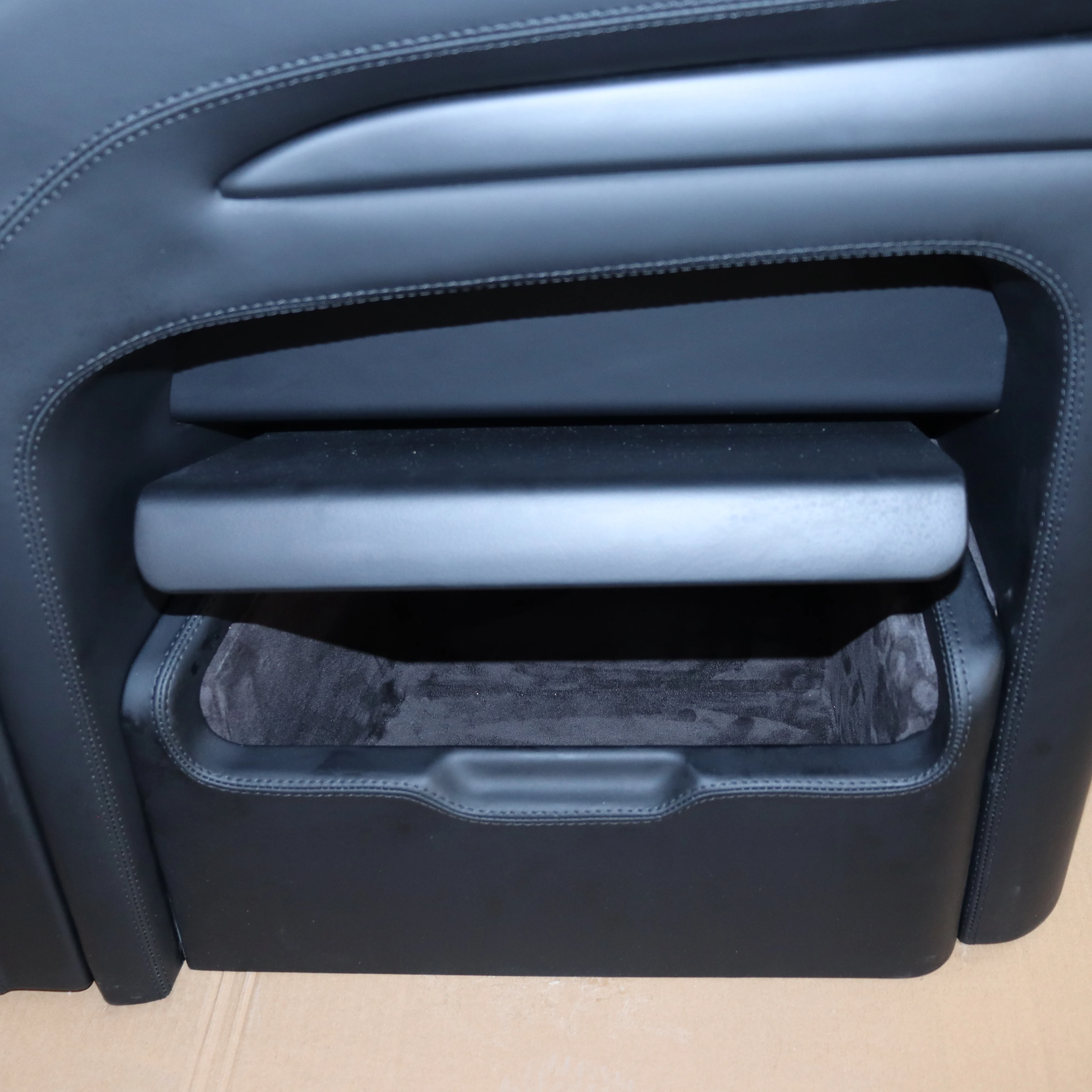 2024 VST Modified Van VIP Custom Interior Lift TV Luxury Alphard Car Partition Wall for Alphard Vellfire