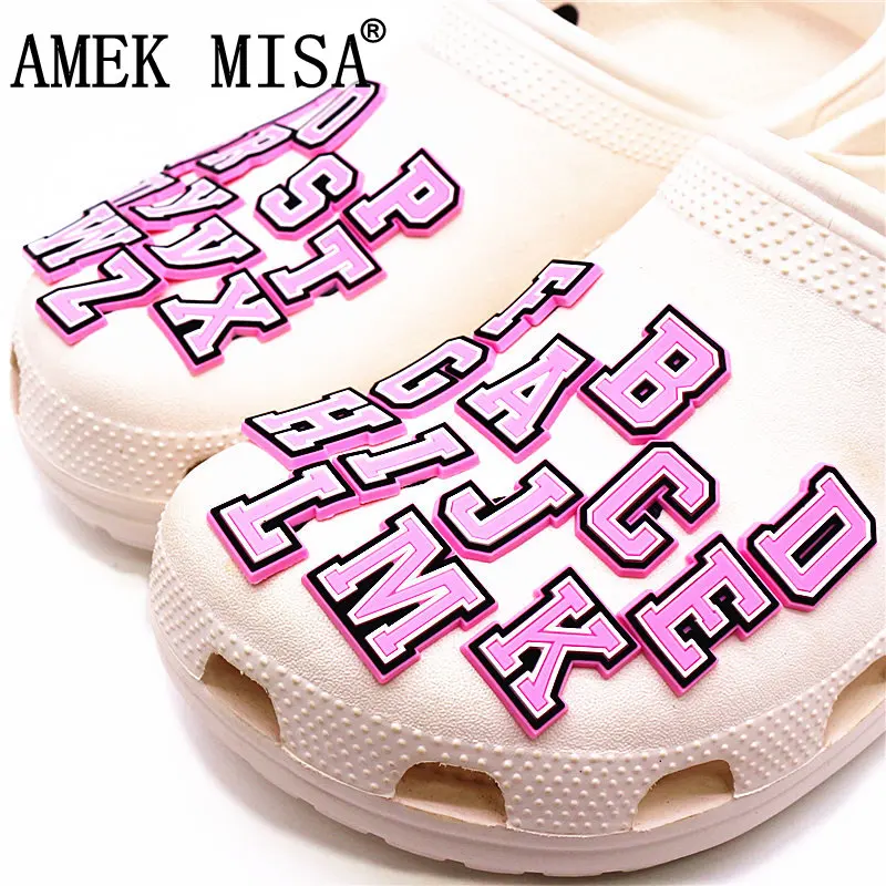 단일 판매 1pcs 핑크 편지 구두 매력 액세서리 샌들 장식 청바지 핀 배지 남여 파티 호의 Dropshipping