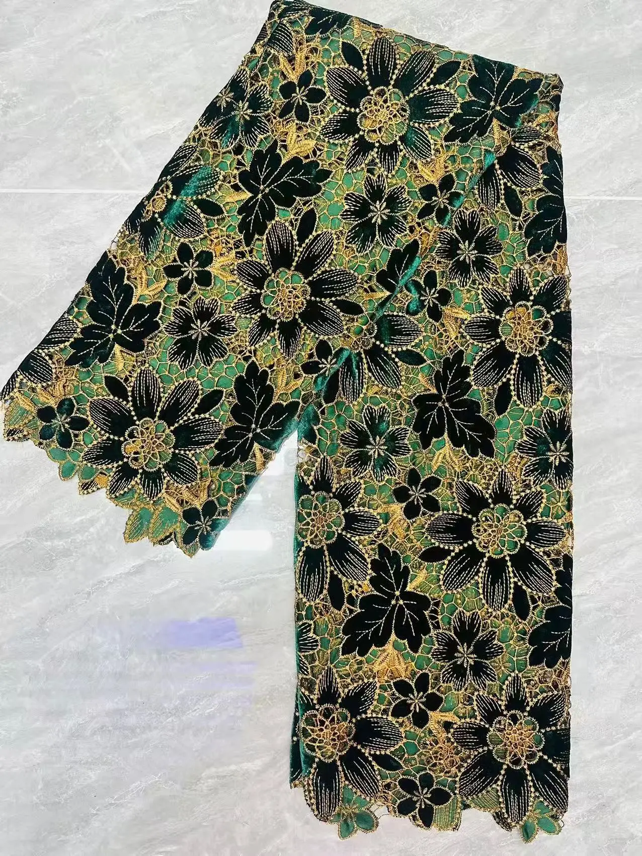 

Luxury Nigerian Guipure Velvet Lace Fabric 2025 Latest African French Velvet Fabric for Women Wedding Party Dress Sewing M161-1