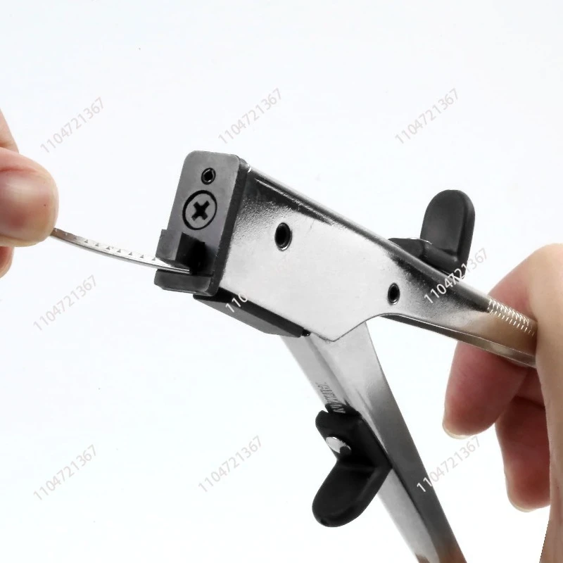 

Pin leg pliers, folk electric guitar, classical bass guitar, thread replacement, installation and maintenance tools