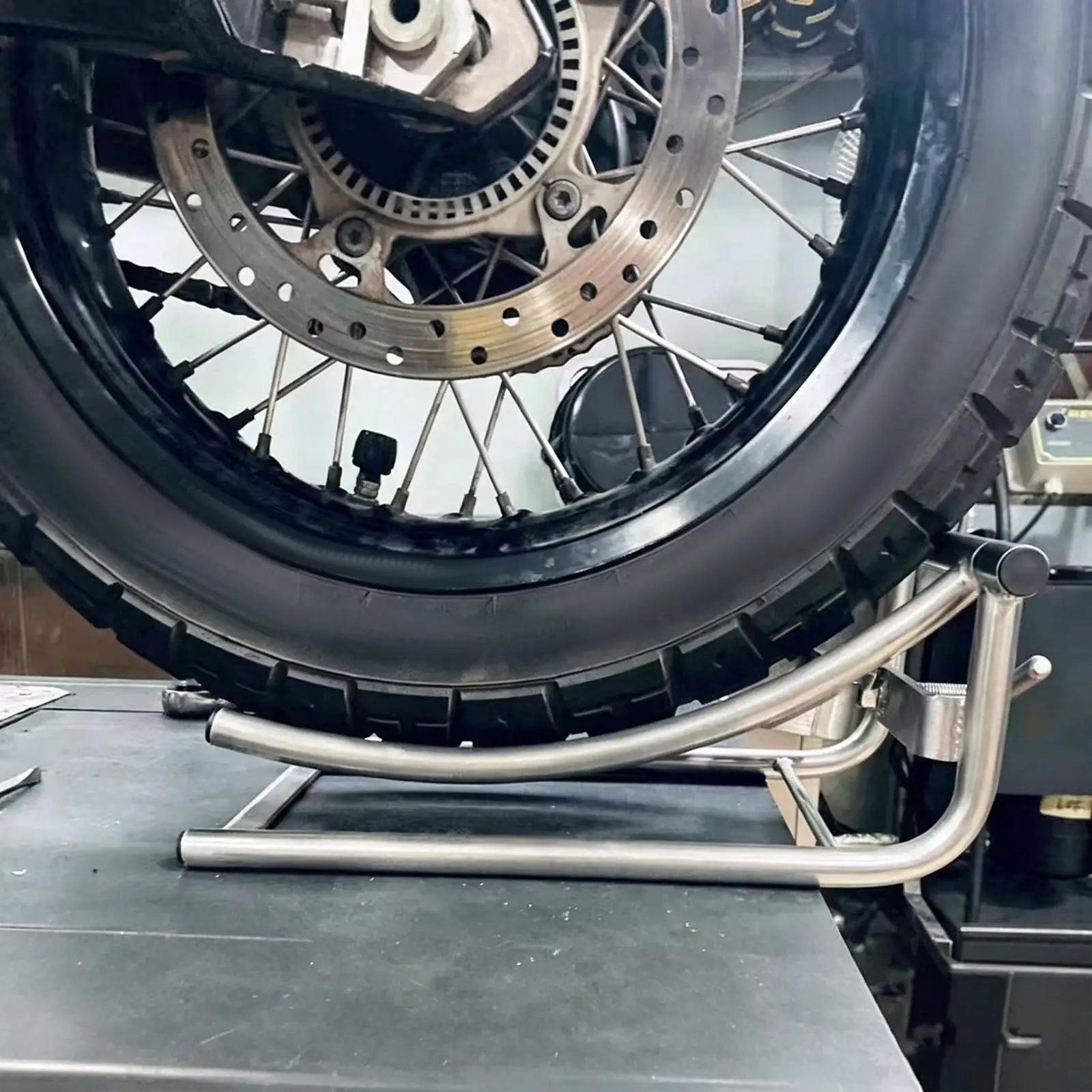 

Motorcycle Lift Stand Heavy Duty Workshop Maintenance Stand Universal Wheel Holder Accessory for Street and Sport Bikes
