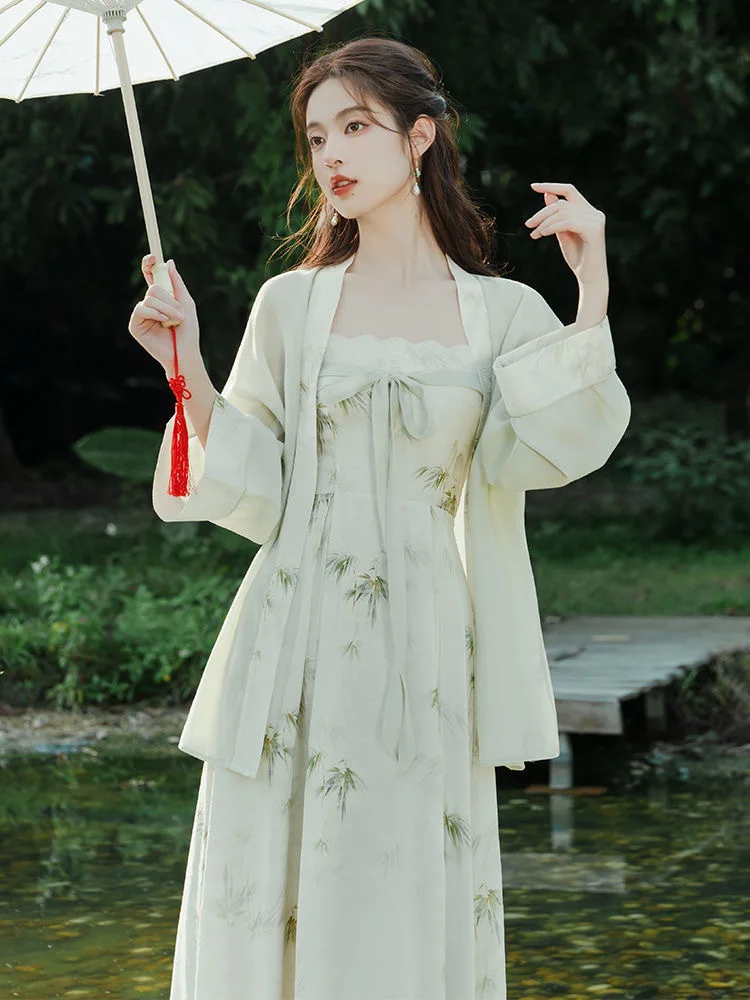 

China traditional Hanfu improved dress suspender costume daily wearable women's two-piece suit antique wear in spring and summer