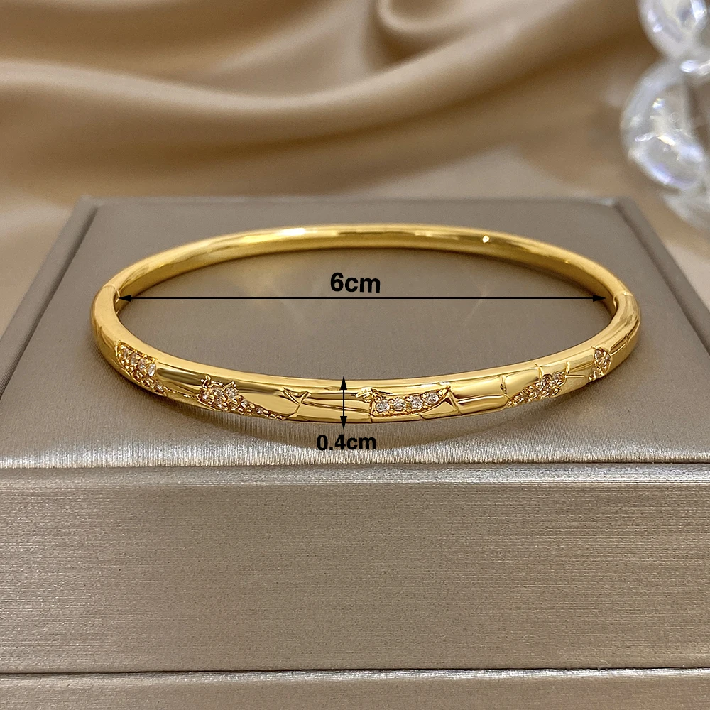 سوار فاخر مطلي بالذهب الزركون اللامع للنساء الحد الأدنى جولة رقيقة مفتوحة الربيع مشبك الإسورة الأزياء والمجوهرات هدية
