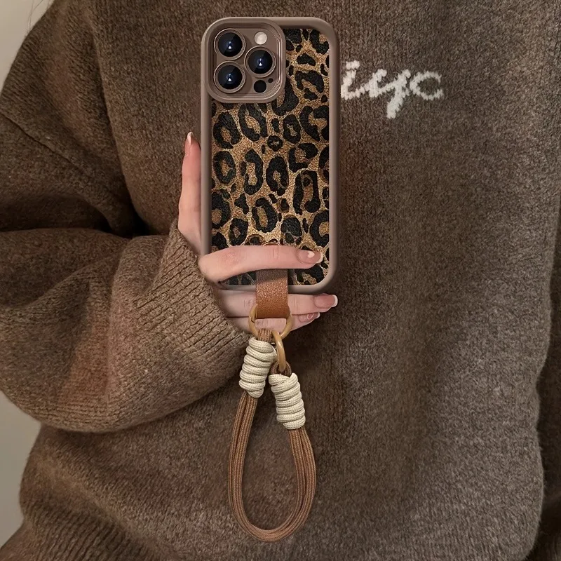 Braunes Leopardenmuster-Handyhülle mit Handgelenkschlaufe für iPhone 18 17 16 15 14 13 12 11 Pro Max 16E XS X XR 7 Plus Stoßfeste Weiche Hülle – Detail 8