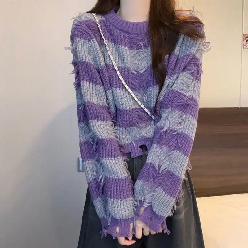 

Retro design sense niche tassel contrast stripe personality hole sweater women's autumn 2024 loose sweater short pullover.