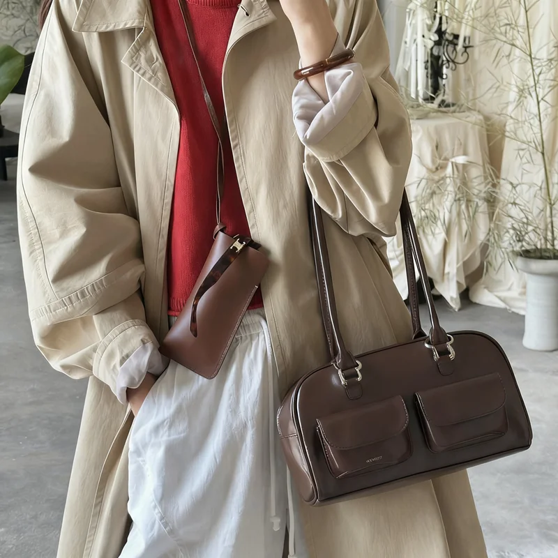 Tas Tangan Bowling Coklat Kapasitas Besar Tas Bahu Wanita Tas Tren Mode Baru Musim Gugur Musim Dingin Gaya INS Korea Retro ﻿