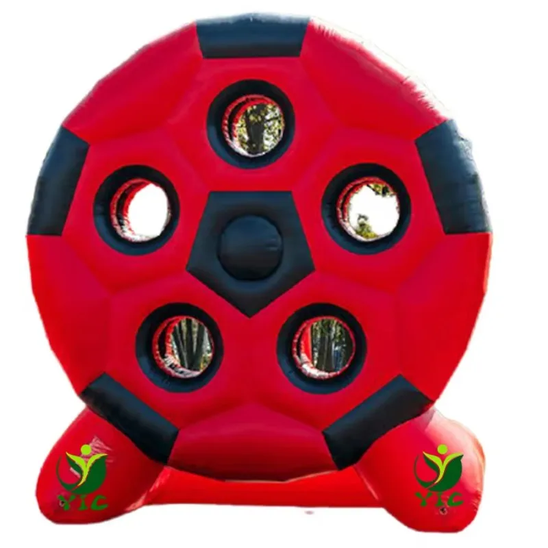 Gry piłkarskie dmuchane do rzucania piłką, piłka nożna na zewnątrz, gra w rzucanie dla dzieci i dorosłych.