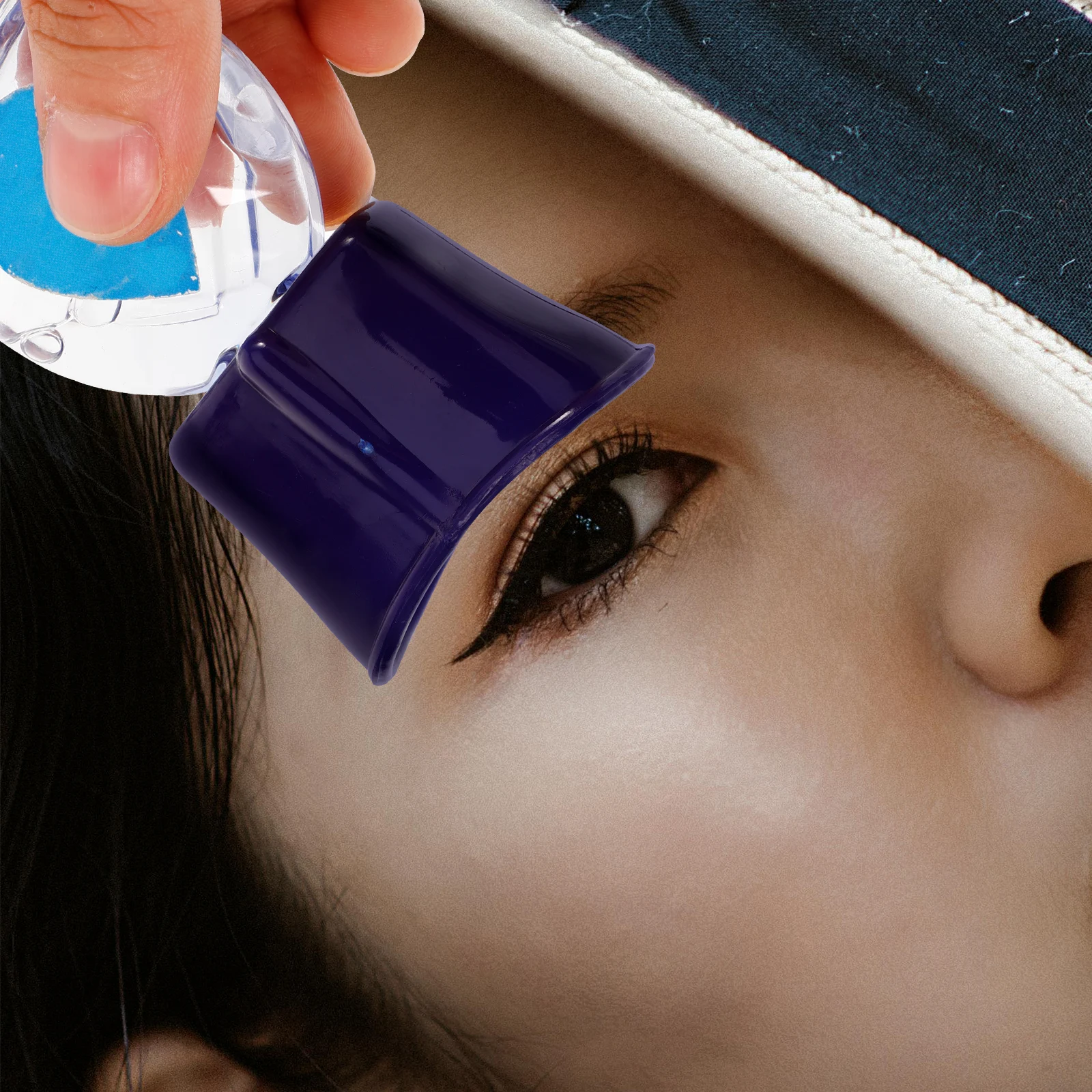 

1Pcs Innovative Eye Drop Assist Device Compact Eye Liquid Guide Utility Eye Drop Support Tool