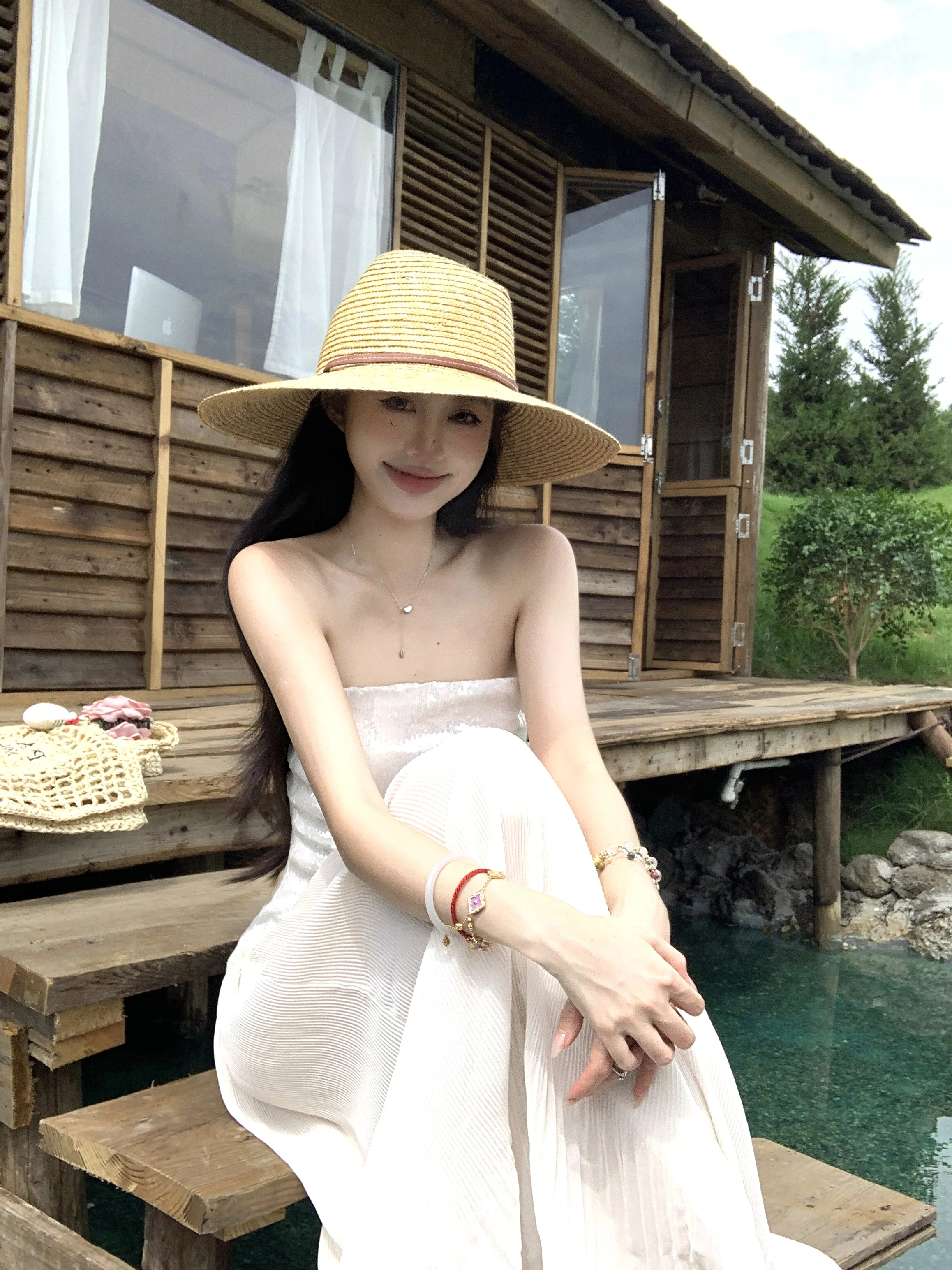 Chic Beach ชุดยาวเงาเลื่อม Tulle ยาวปิดไหล่ชุดสตรีฤดูร้อน High-End Sensation ชุด 2025