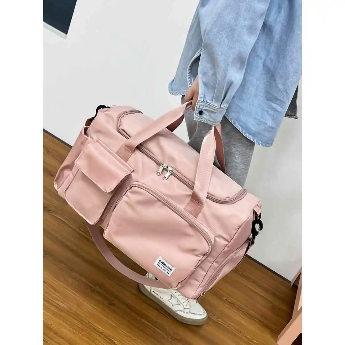 

Large Capaci Carry-On Bag Travel Bag Women's Ultra Lightweight Portable Swimming ort Trip Fitn Bag Faionable Trendy