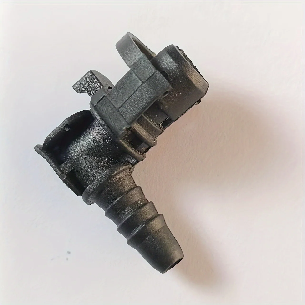 

1PC Thermostat Water Pipe Fast Speed Connector For CHEVROLET Cruze Aveo Trax Opel Kokka BUICK Thermostat Replacement