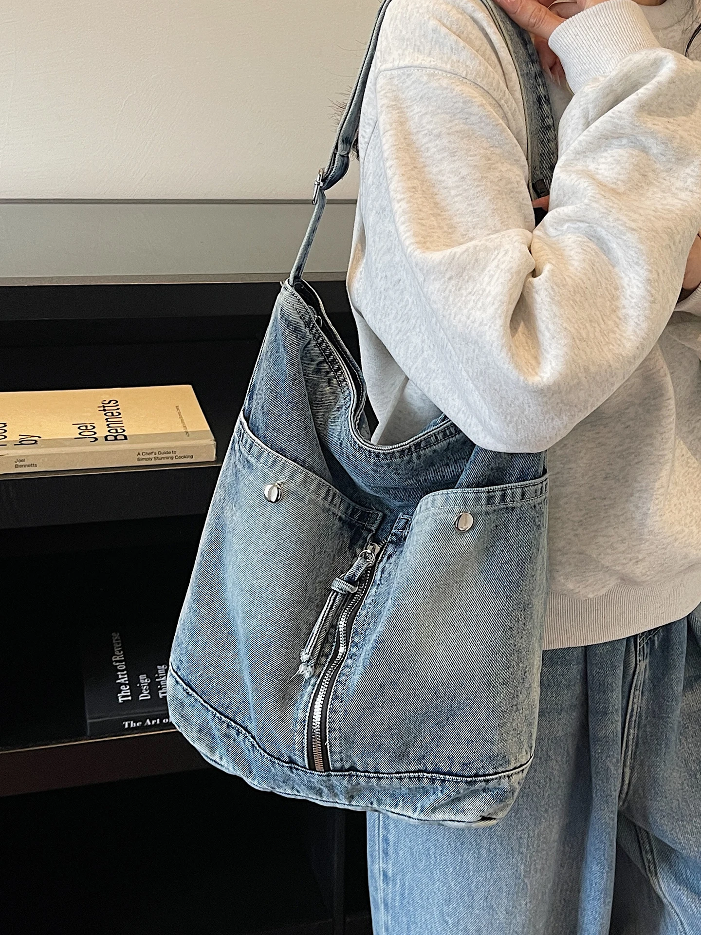 

Casual Denim Buet Bag Women's Crossbody Bag with Wide Strap Faion Trend Soft Handle No Carent Polyester