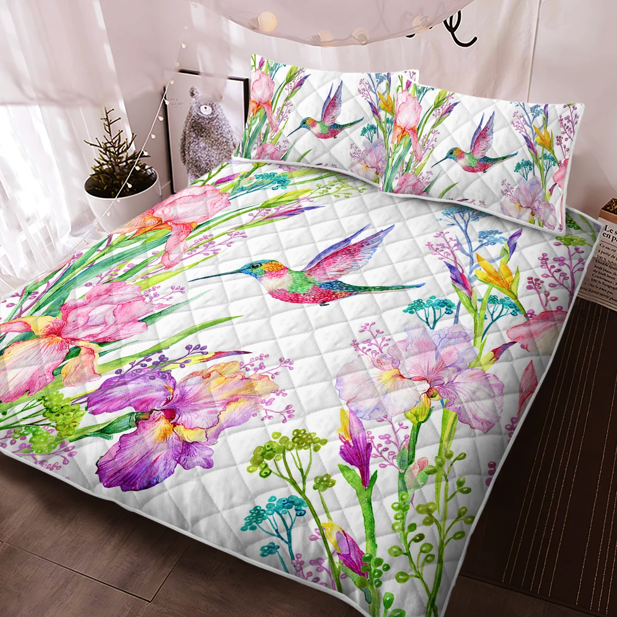 

3PCS Colourful Bird Flying Above Flowers Printed Quilt Set With 2 Pilowcases For Men and Women Bedroom Decoration