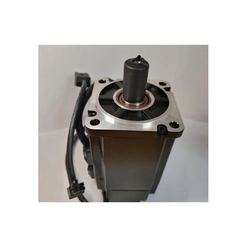 

Совершенно новый оригинальный серводвигатель MS1H1-40B30CB-A334Z-S MS1H4-40B30CB-A334Z-S MS1H1-10B30CB-A334Z MS1H1-40B30CB-A334Z 40B30CB-T334R