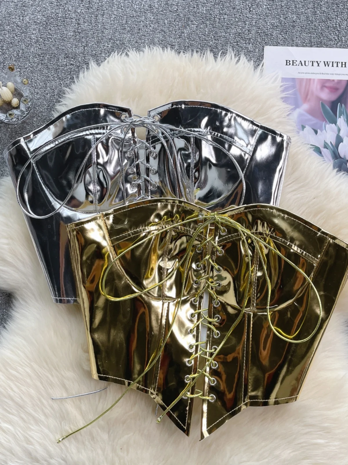 iny Metal Feel Boudoir Sle Wrap Chest Design Belted ort Crop Top Belly Baring Tube Top Base irt for Young Women