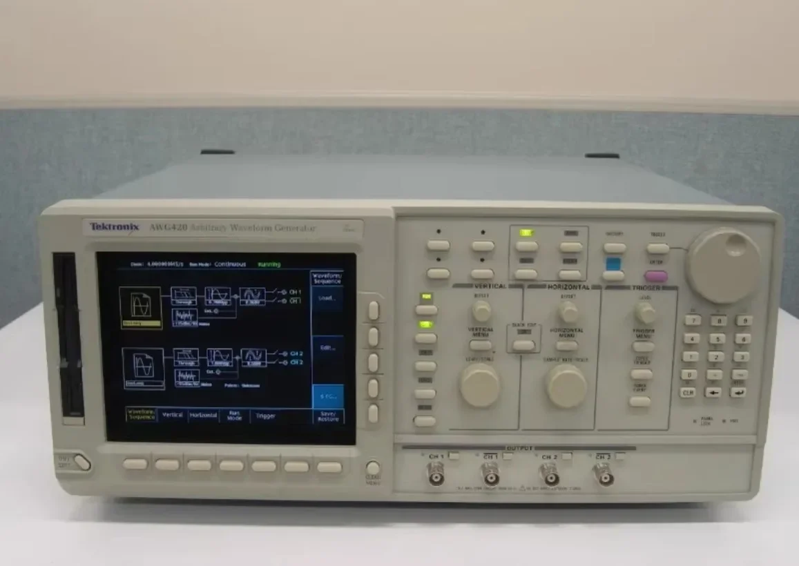 1PC TEKTRONIX AWG420 High-Performance Signal Generator#Xing