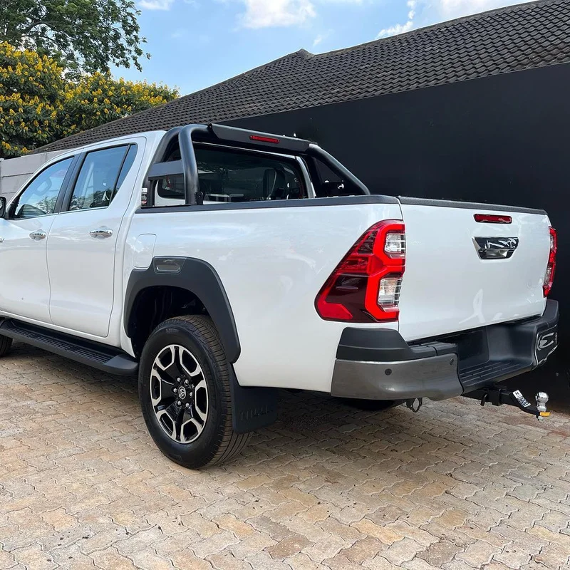 Factory Hot Selling Universal Premium Iron 4X4 Sport Pickup Truck Accessories Body Kit Running Board Roll Bar Hilux D