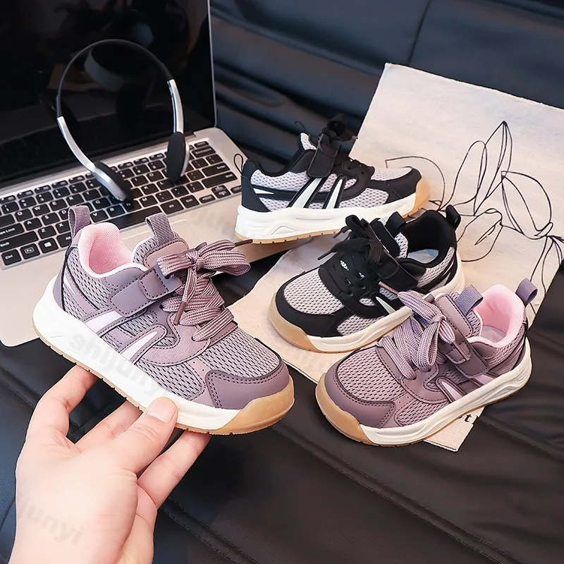 

Дышащая повседневная спортивная обувь с сеткой для девочек на шнуровке, осень 202, детские мягкие удобные модные трендовые универсальные массивные кроссовки