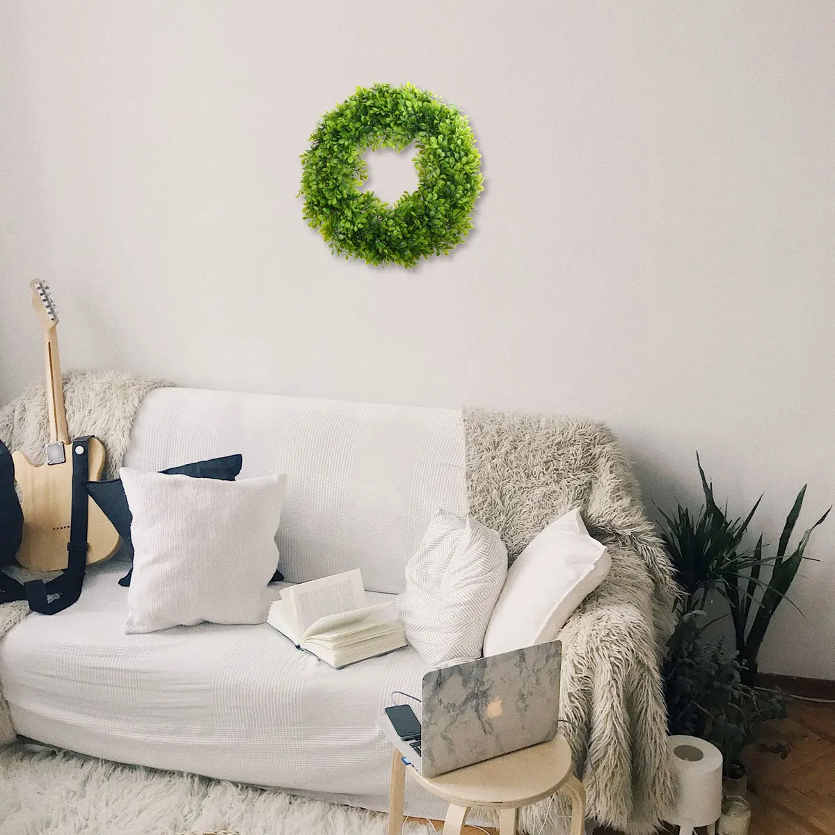 

Artificial Plant Decor Garland Plastic Wedding Party Tree Decor Plastic Leaf Garland Plants