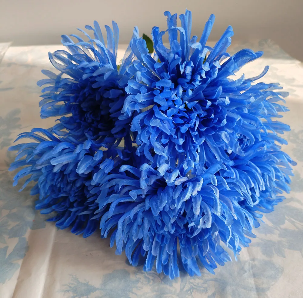 Künstliche Blumen, Chrysanthemensträuße, 7-köpfige Seidenblume für Hochzeit, Schreibtisch, Zuhause, Party, DIY, Dekoration, gefälschte Rosen, Blumenarrangements – Detail 7
