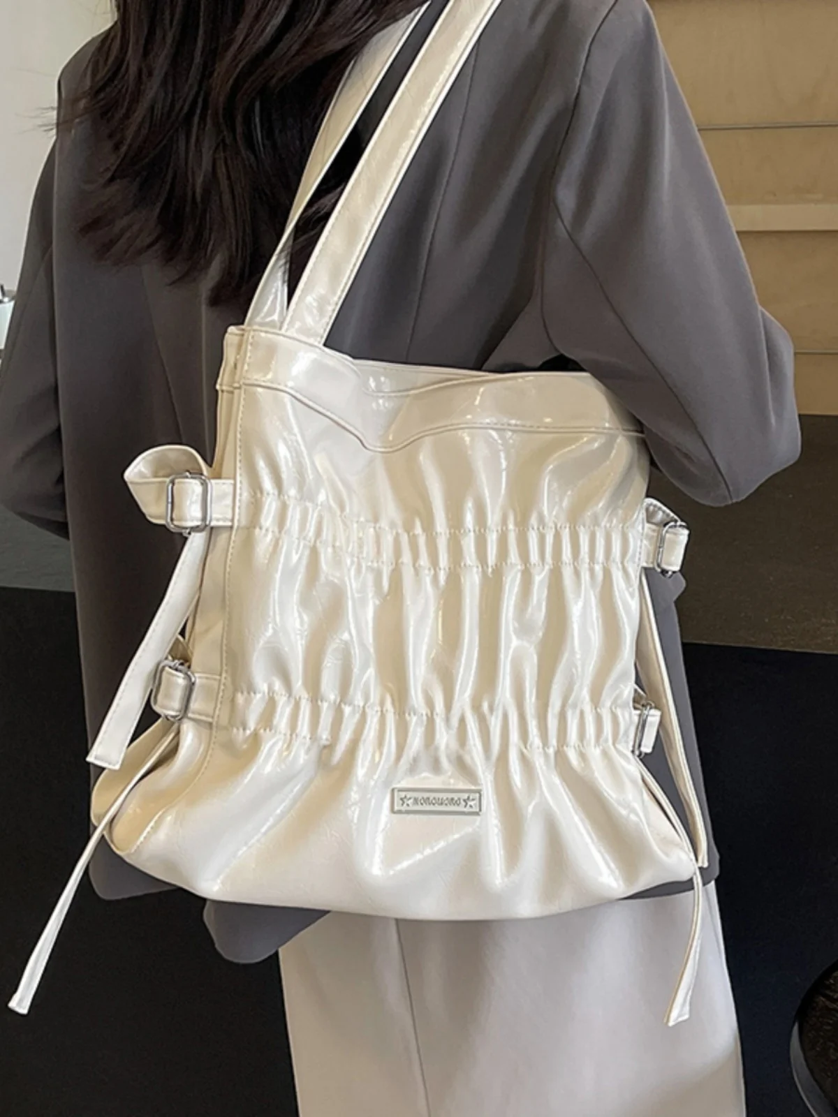 

Faionable Pleated Large Silver Tote Bag Women's Commuter oulder Bag High Capaci op Bag ape PU Leather Handbag