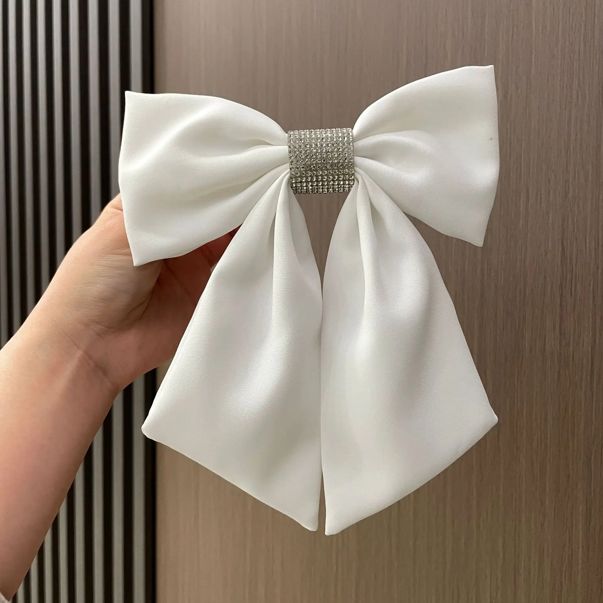 Pure White Satin Lace Bow Spring Clip Rhinestone Wrap Luxury Ponytail Clip Elegant Ladies Daily Party Premium Hair Accessoryss