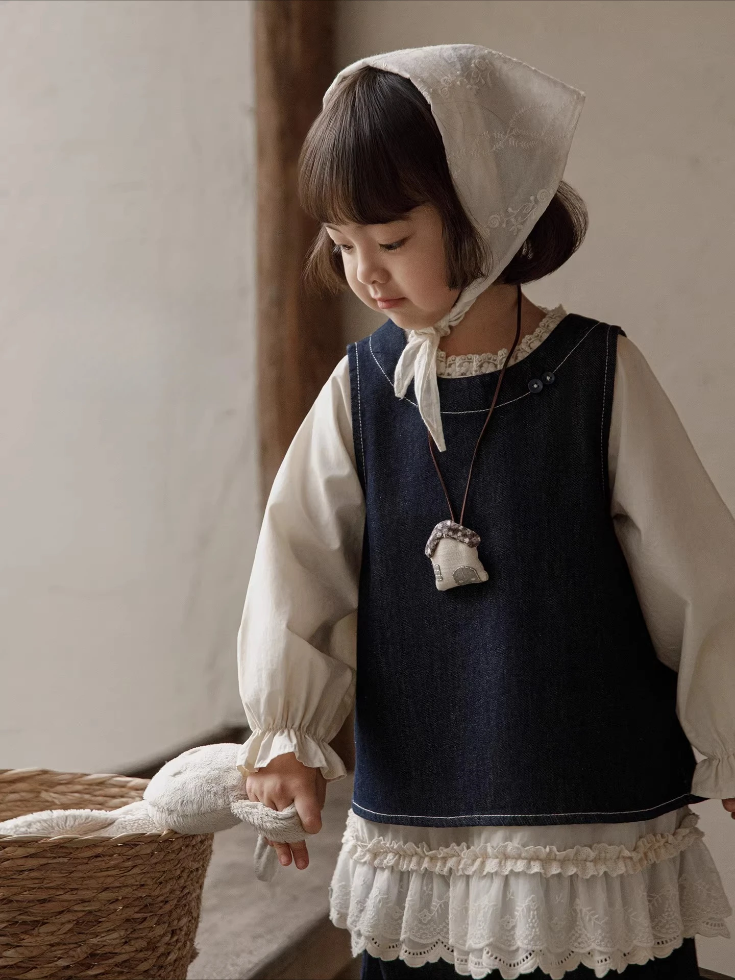 Kids 2026 Spring Korean Denim Vest Minimalist Versatile Fade Resistant Layering Top Everyday Comfort 3-10Y