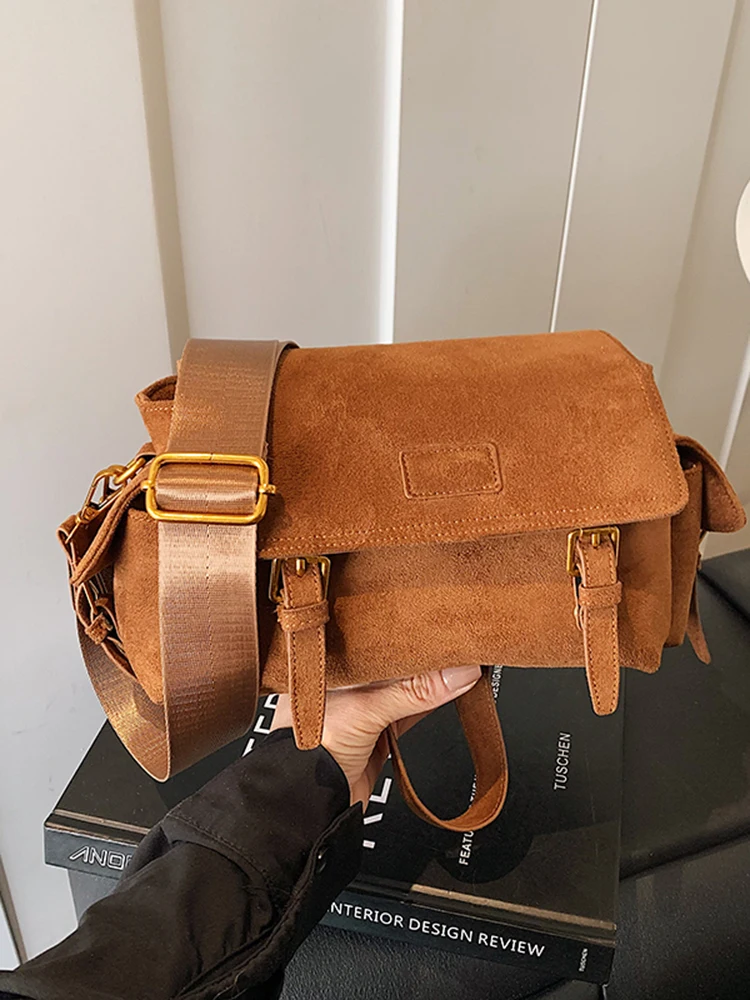 

British Style Shoulder Bag 2025 New Retro Textured Suede Underarm Bag Premium Fashion Wide Shoulder Strap Women's Crossbody Bag