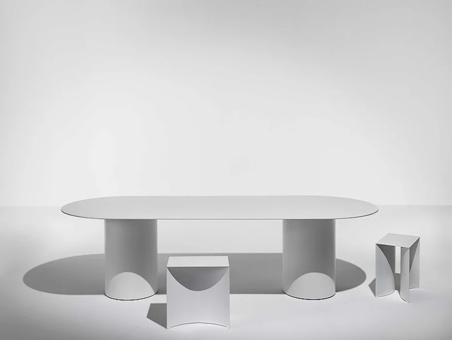 Minimalist solid wood paint desk