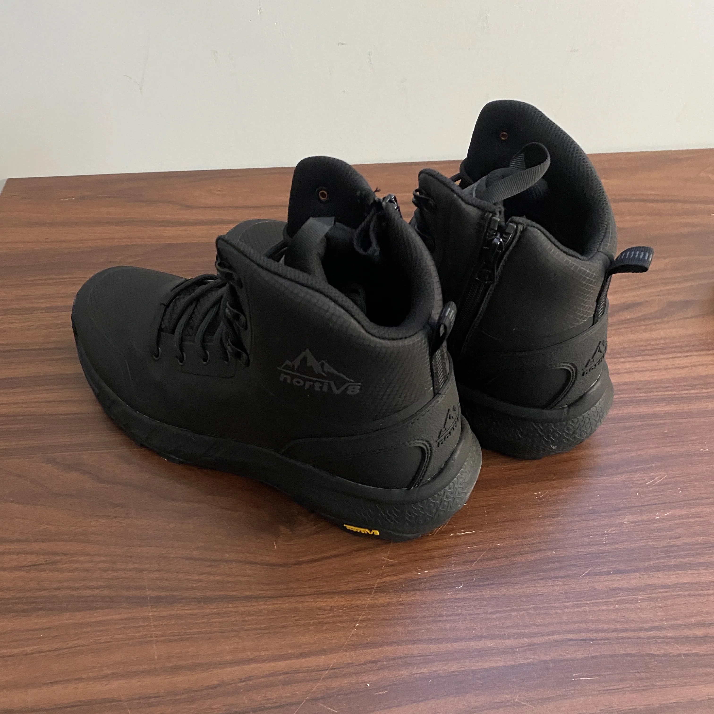 Waterproof Outdoor Climbing Hard Items Anti-slip Sweat Absorbent Men's Large Size Windproof Sandproof Hiking Boots
