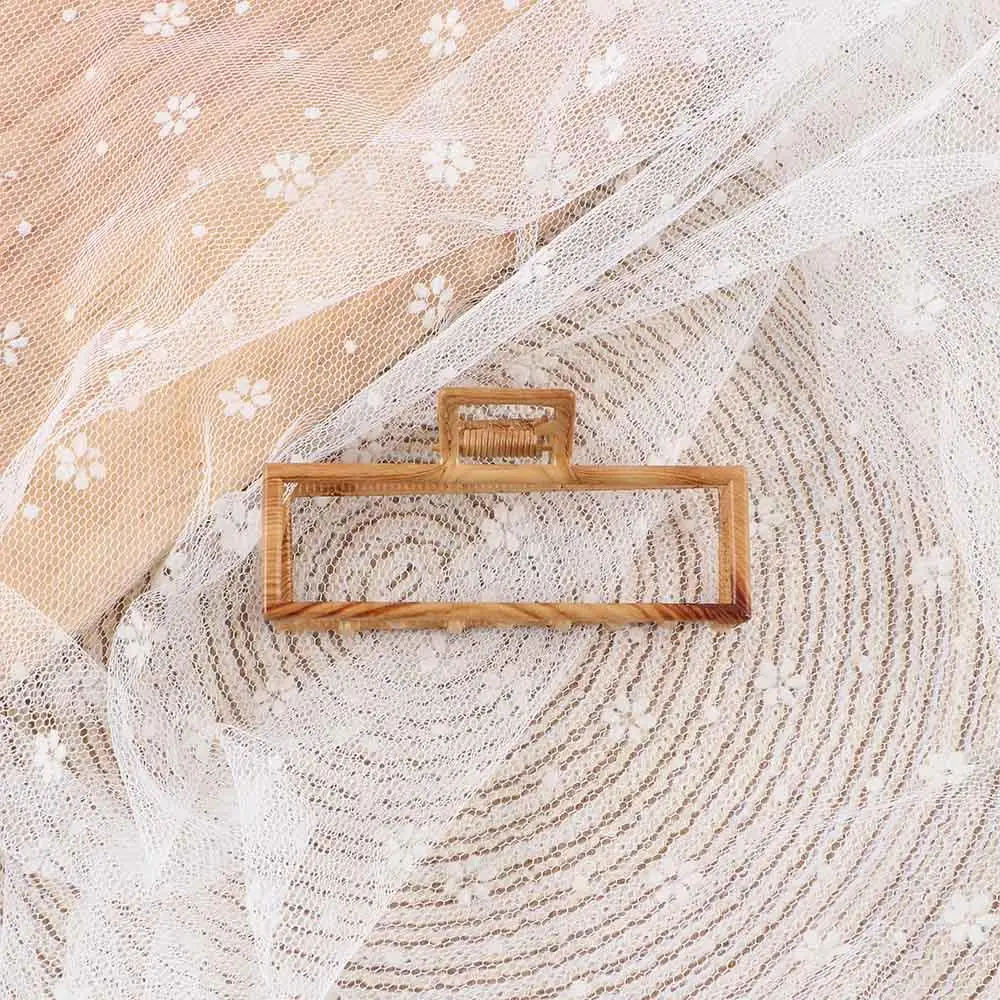 Winter And Autumn Geometric Temperament Shark Grab Clip Women Hair Accessories Korean Style Hair Claw Wood Grain Hair Claws