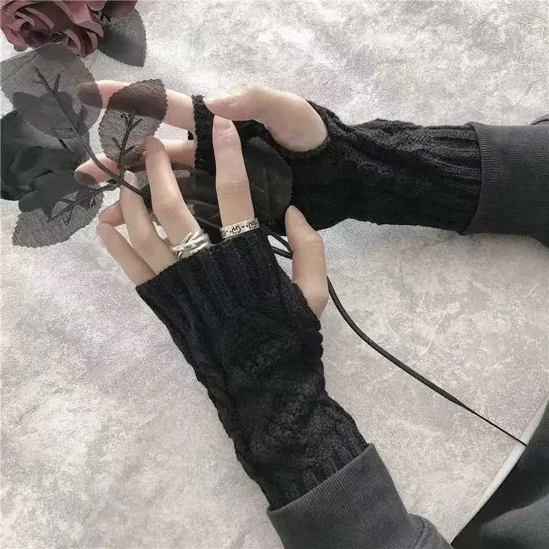 Anime Short Gloves Cosplay Darkly Ninja Mitten Man Women Fashion Sun Block Keep Warm Cuff Lolita Costumes Fingerless Arm Warmers