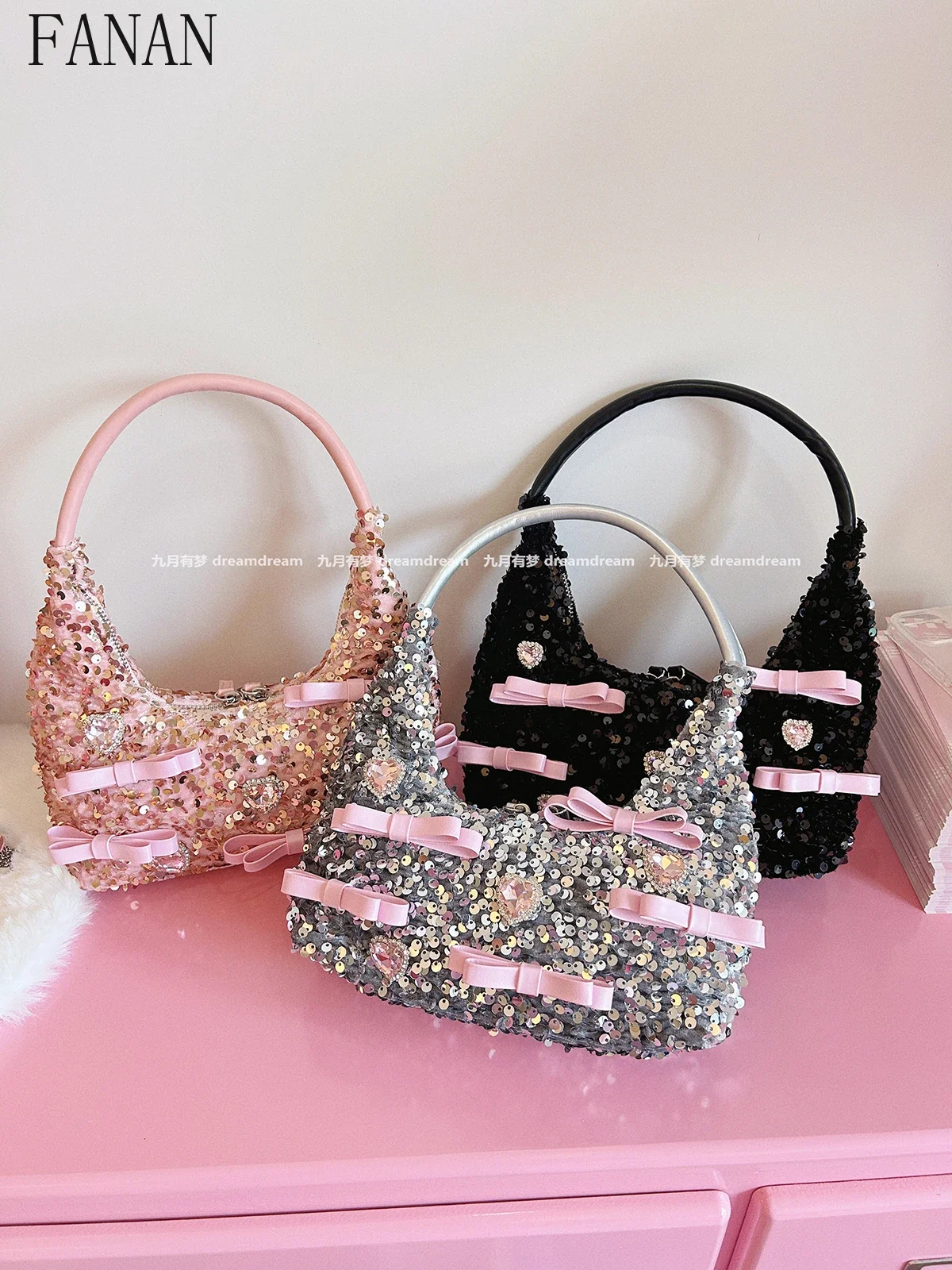 

Fashion Spring Summer Cute Ladies Dumpling Bags Sweet Girl Heart Bow Handbag Casual Elegant Hand Bags for Women 2025 New